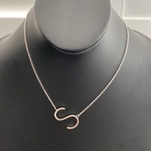 Savvy Cie NWT & Box
Rhodium Plated Initial